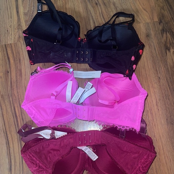 Victoria Secret Bras - Picture 2 of 3